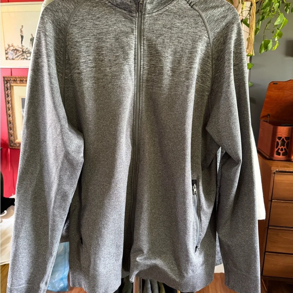 Lululemon Pulse Jacket - Picture 3 of 6